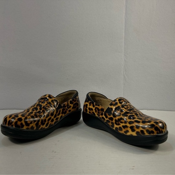Alegria Keli Leopard Print Patent Slip-On Comfort Shoes | Women’s 38 (8–8.5) - Picture 4 of 15